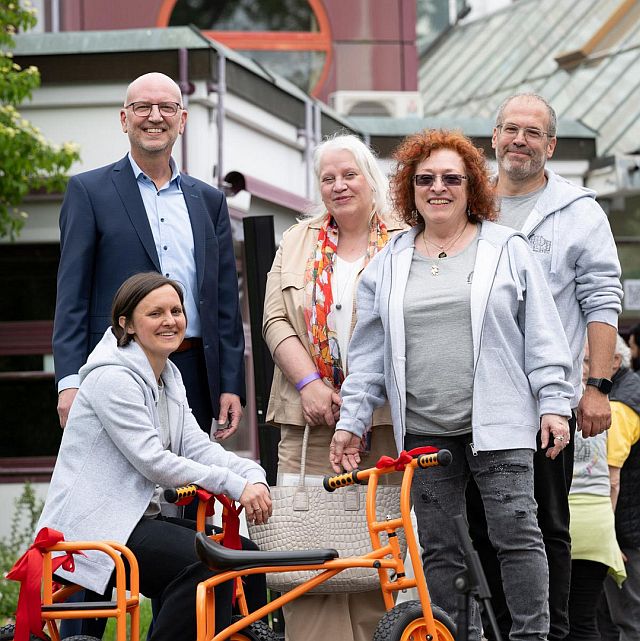 Gruppenfoto: Herr Eschbach, Frau Conrad und Schulleitungsteam